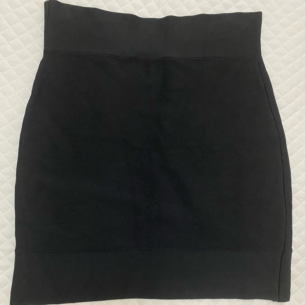 BCBG tulip hem bandage skirt size Medium in excellent condition